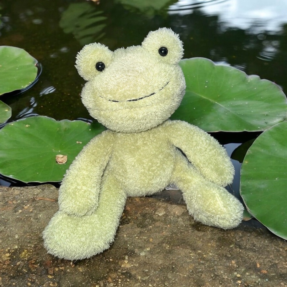 Apricot Lamb Plush Green Frog Sitting Smiling Stuffed Plush Toy 9”